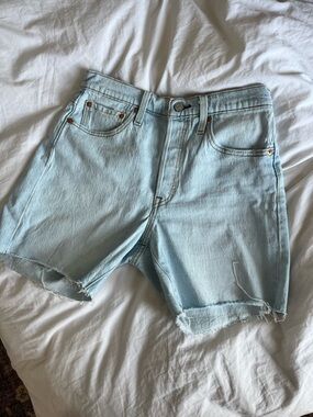 Levi's 501 Mid Thigh Cutoff Shorts Light Wash NWOT